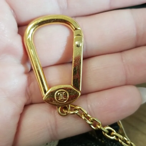 Louis Vuitton Key Pouch - Picture 3 of 9
